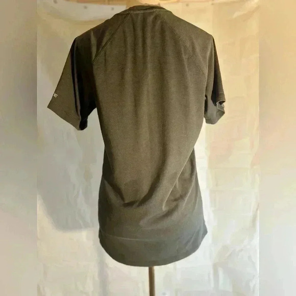 Carhartt Gray Shirt - Picture 7 of 7